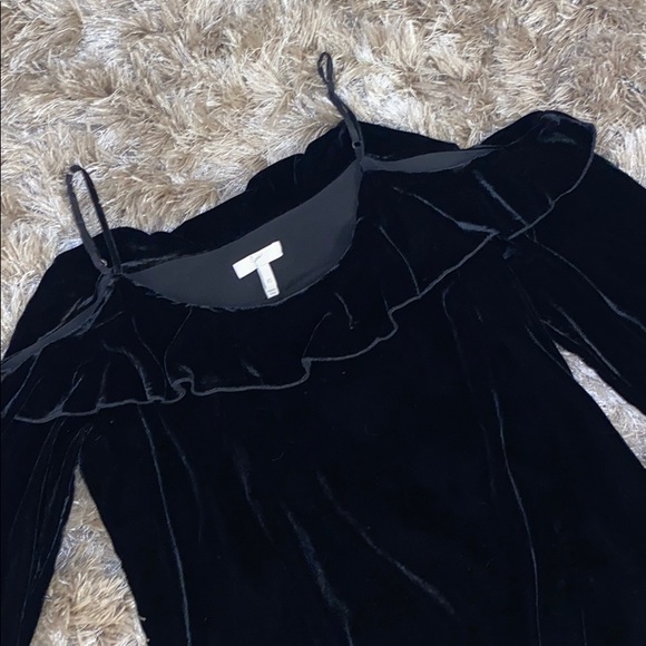 Velvet Ruffle Blouse - Picture 2 of 3